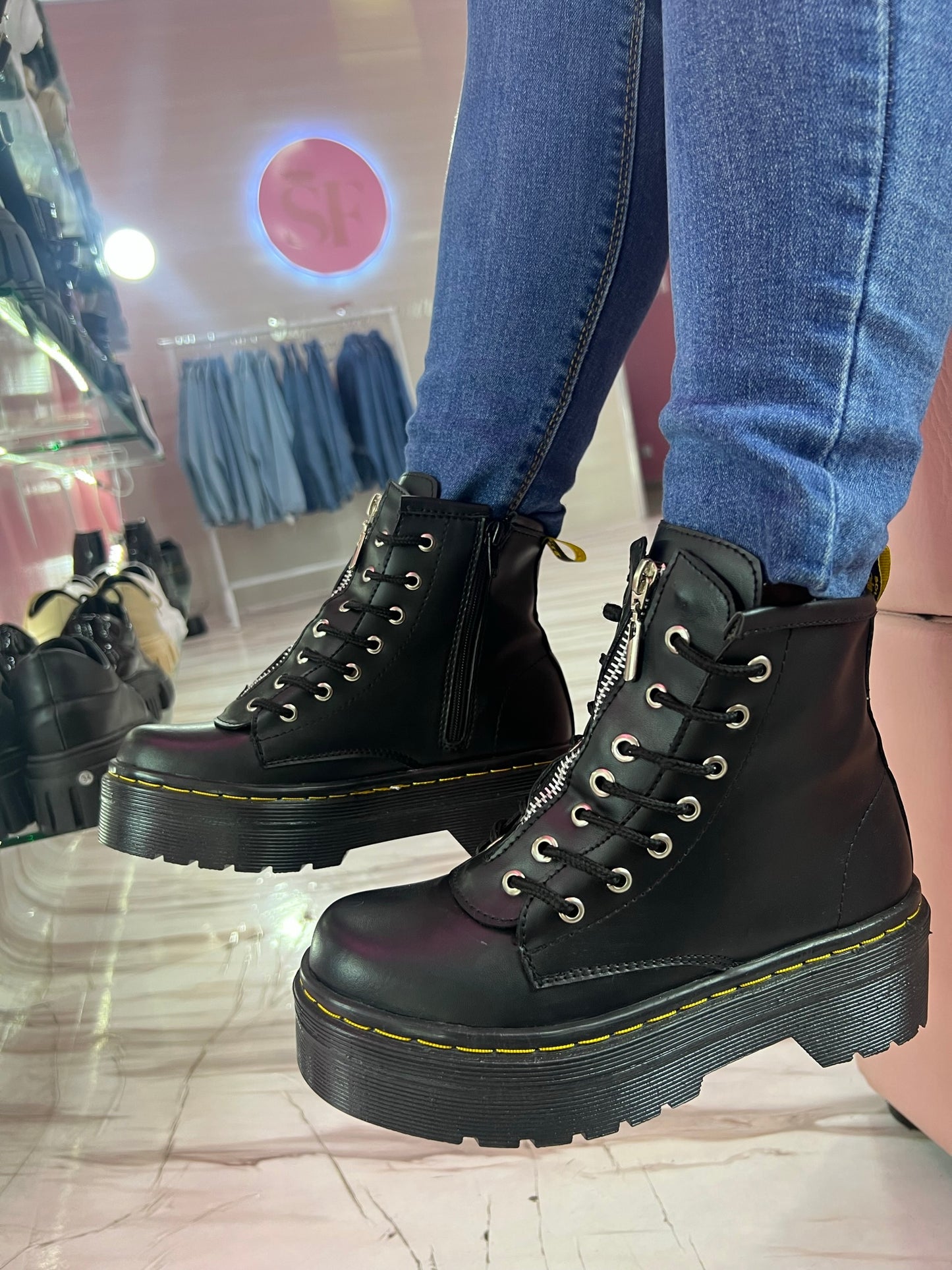 JADE NEW YORK | HILO AMARILLO